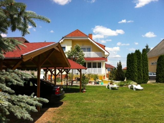 Gyoergyi Haus Hotel Buk Exterior photo