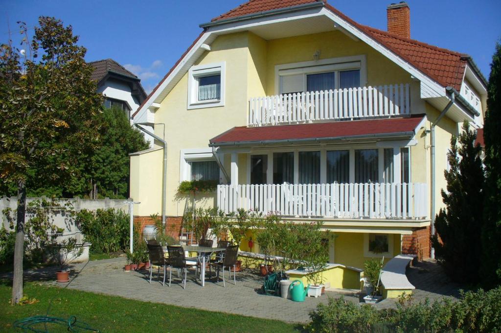 Gyoergyi Haus Hotel Buk Exterior photo